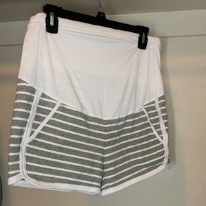 Maternity shorts